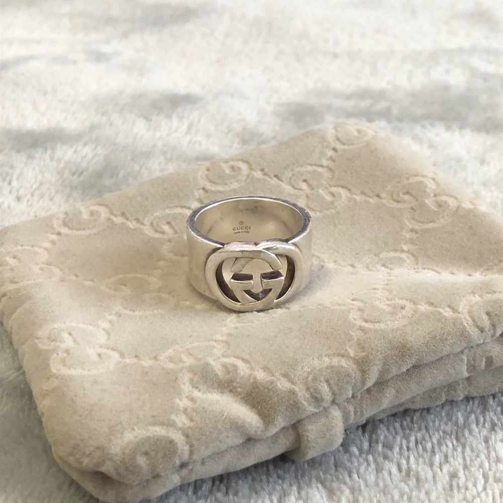 Gucci Silver Logo Ring - Picture 3 of 3